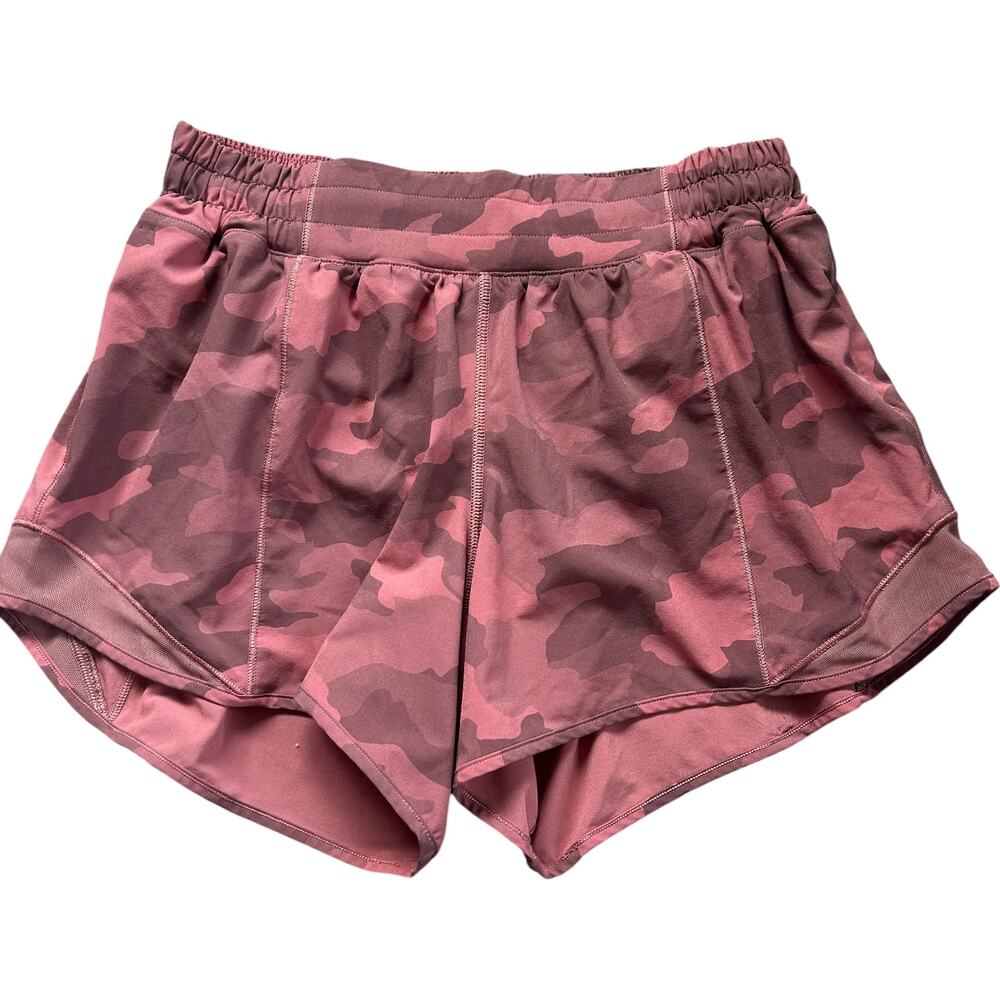 NWOT Lululemon Hotty Hot Low Rise Short 4" Heritage 365 Camo Rose Multi Size 6